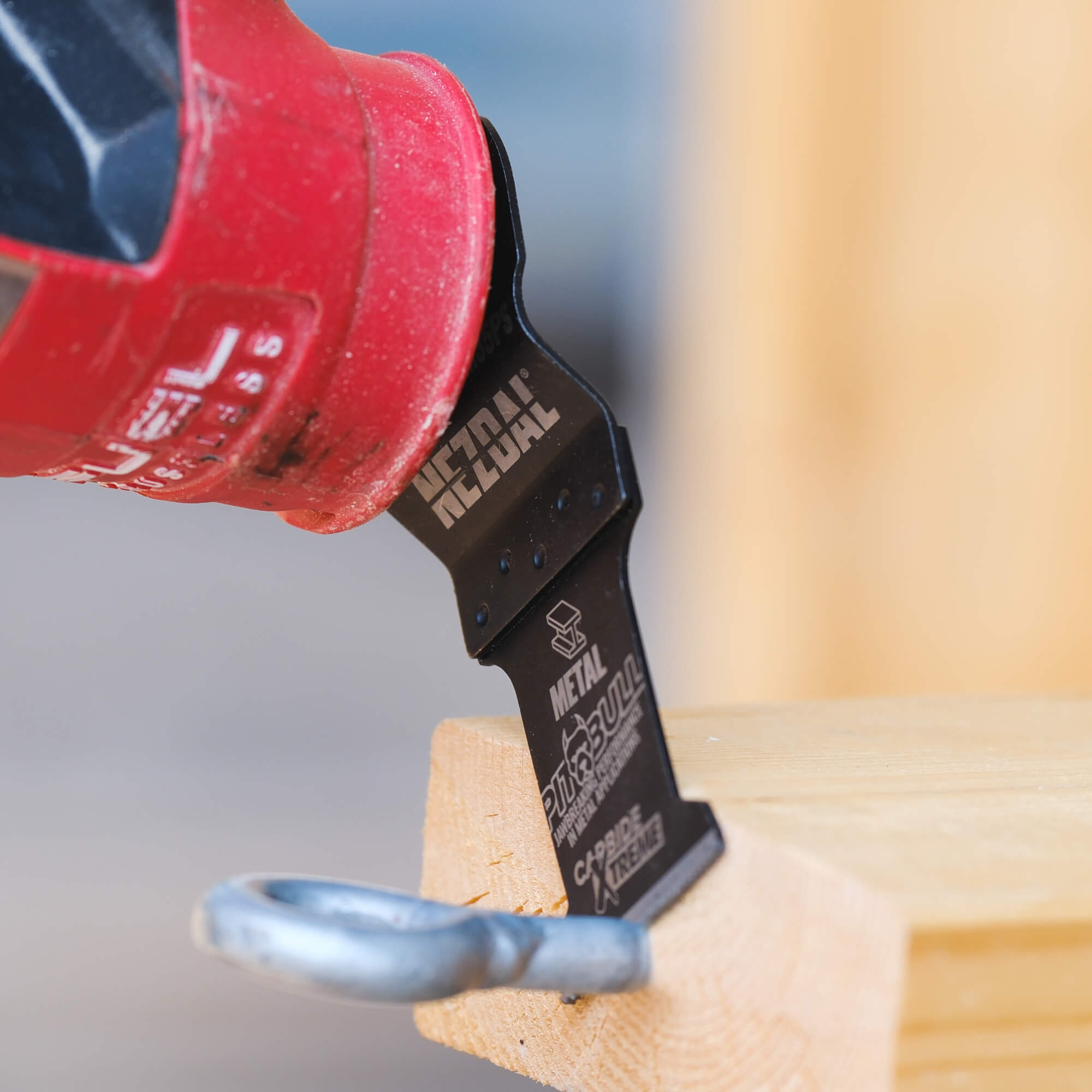 carbide oscillating saw blade cutting in hardened metal and steel